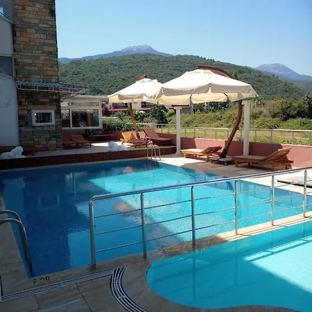 Hotel Selina Guzelcamlı